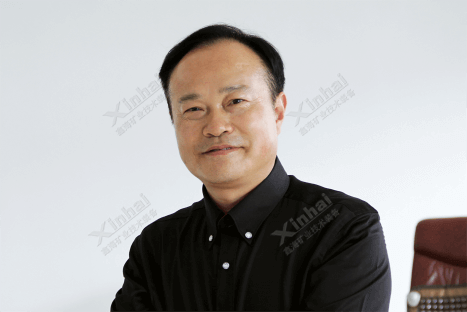鑫海礦裝董事長張?jiān)讫? title=